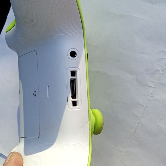 X box  wireless controller - Picture 4 of 5